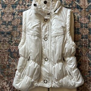 Double Zero White puffer vest size medium